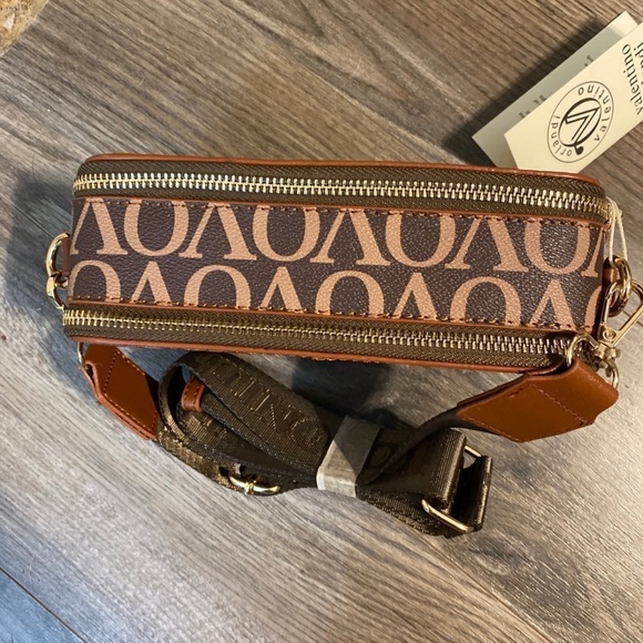 Brand new with tags camera bag - Picture 7 of 8